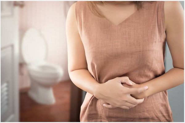 Bị són tiểu ở nữ là bị gì? Khi nào cần đi thăm khám?